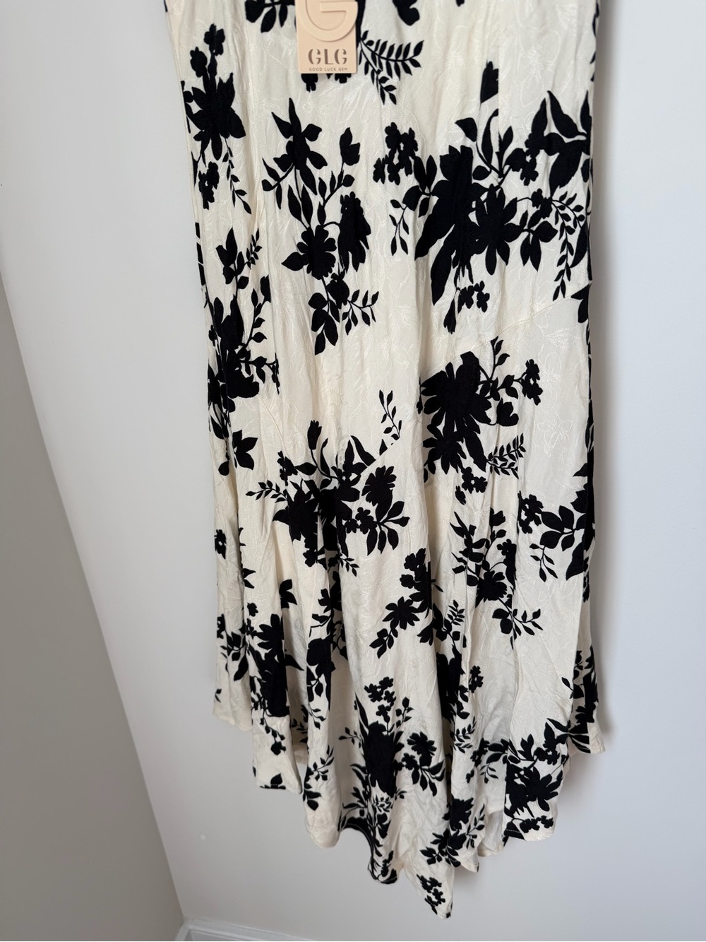 Cream Black velvet Floral Lace Trim Asymmetrical Midi Dress - Picture 10 of 10
